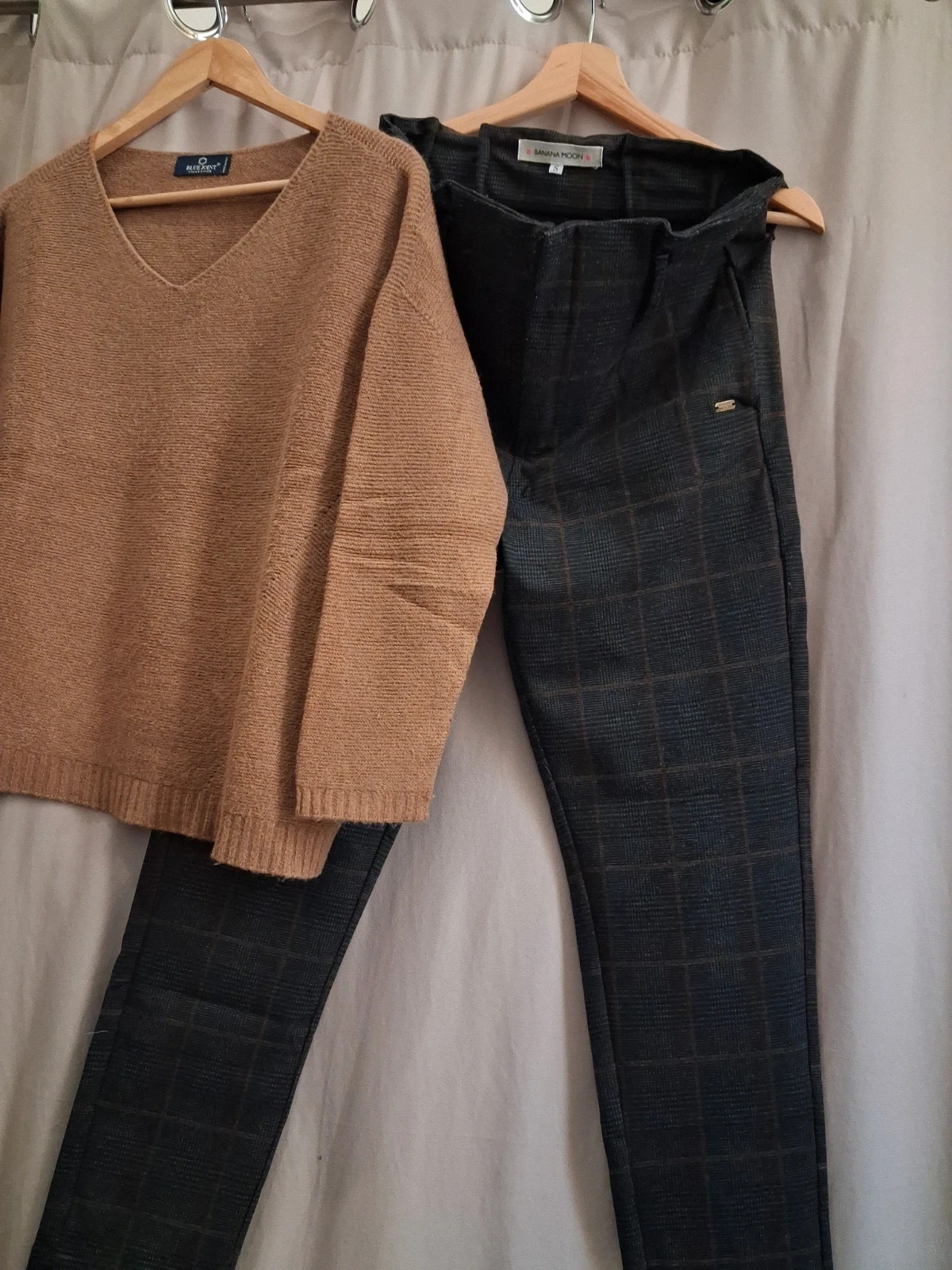 Lot pull camel pantalon carreaux banana moon
