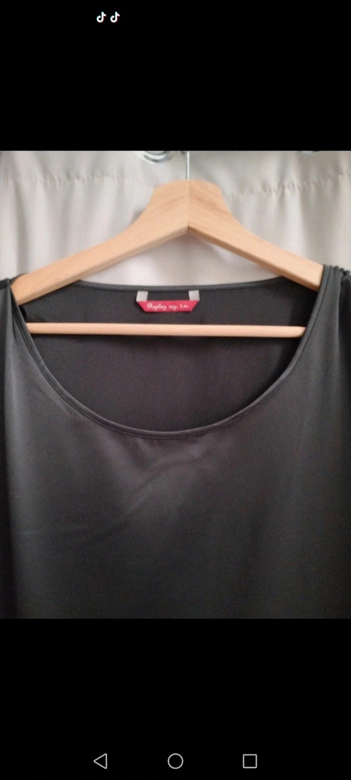 Robe noir replay