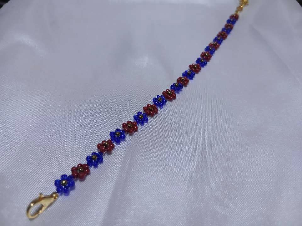 Bracelet perles fleurs faites main – Fait main – taille Taille unique 9