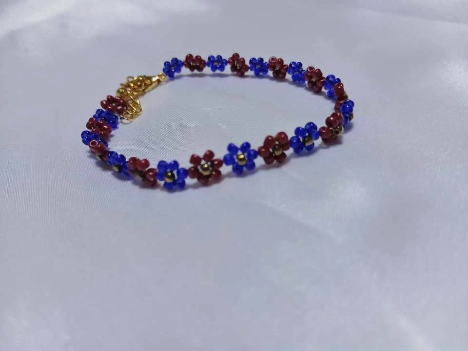 Bracelet perles fleurs faites main