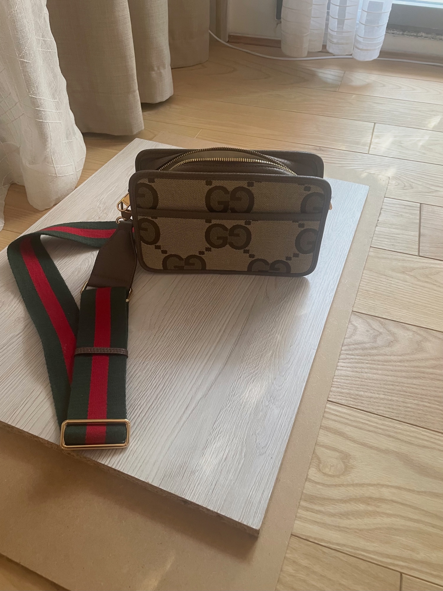 Sacoche Gucci Jumbo GG beige et cuir marron