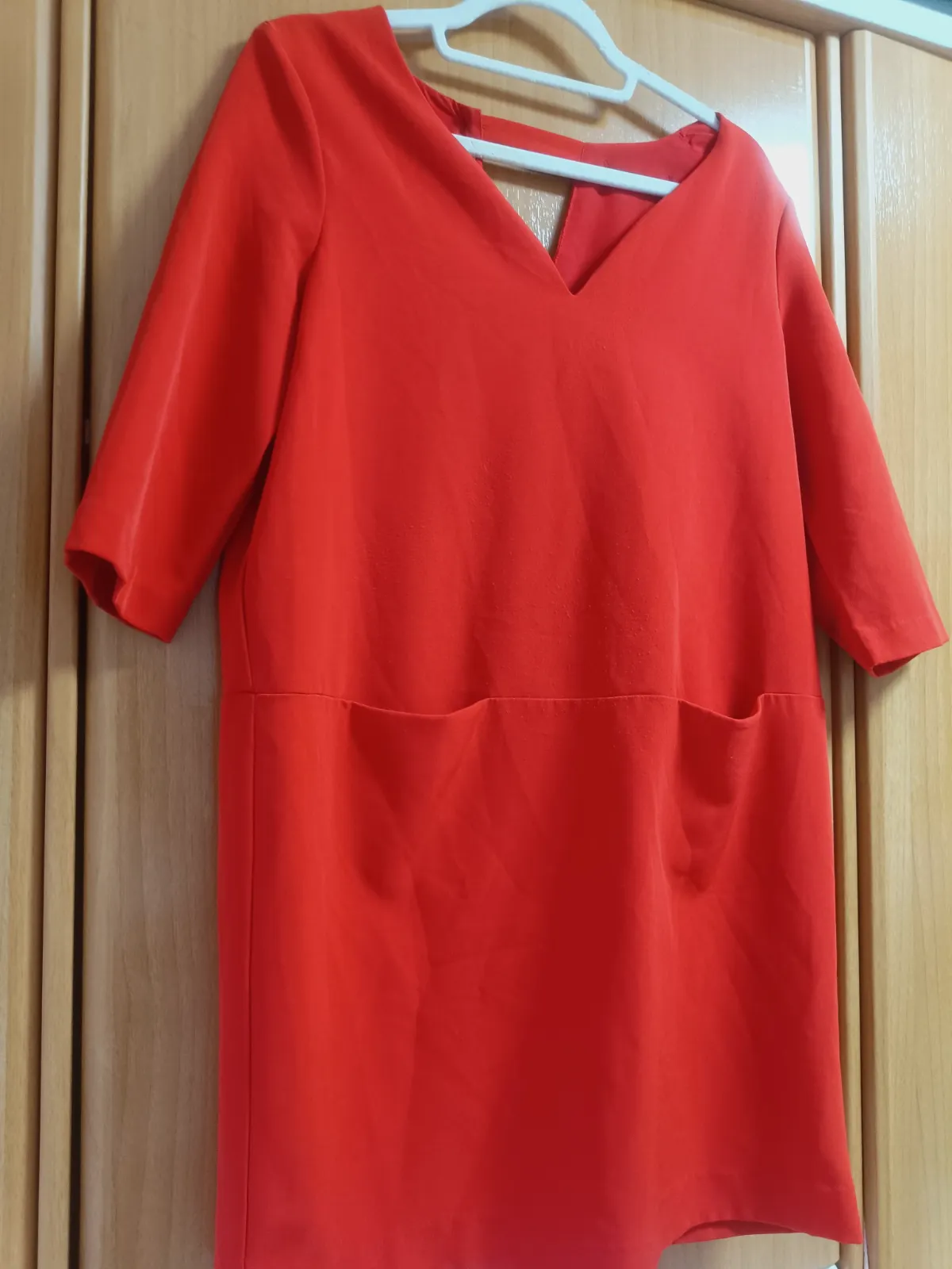 Vestido rojo corto con manga media y escote en V – Mango – taille M 2