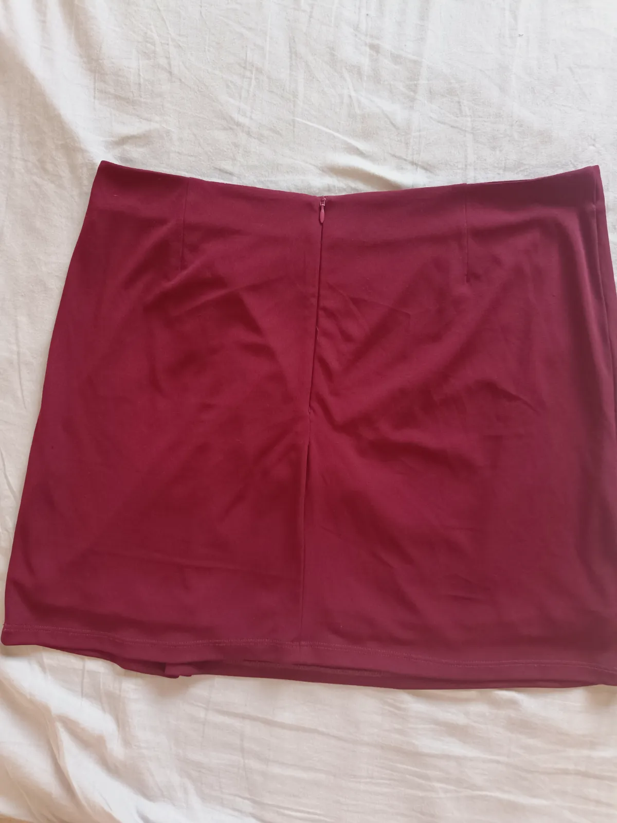 Falda corta granate con detalle fruncido Naf Naf – Naf Naf – taille XL 4