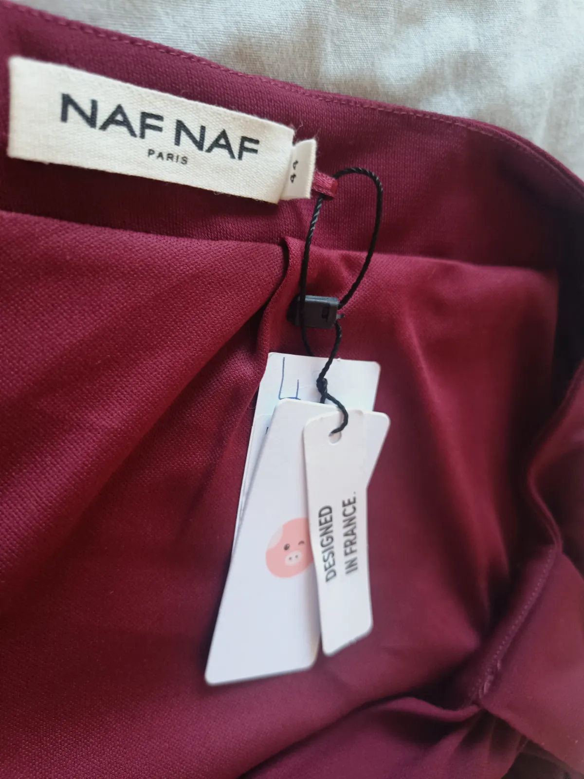 Falda corta granate con detalle fruncido Naf Naf – Naf Naf – taille XL 6