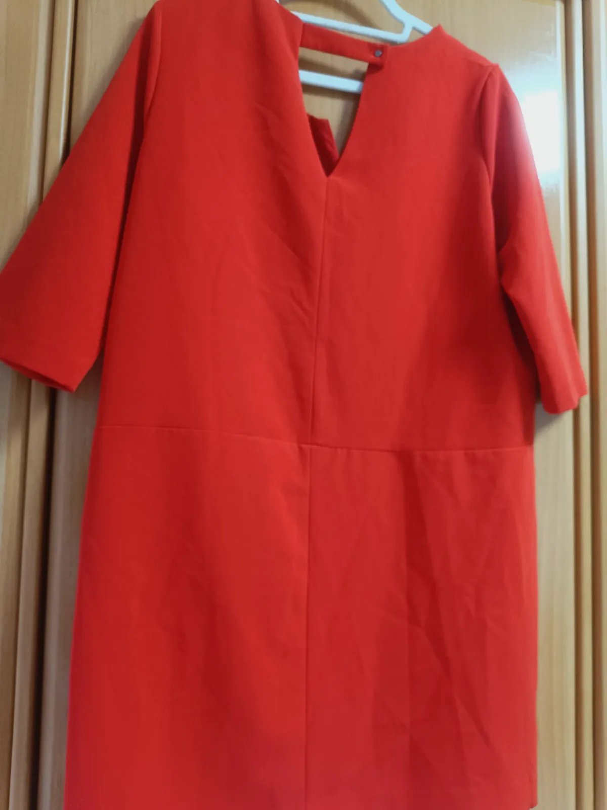 Vestido rojo corto con manga media y escote en V – Mango – taille M 4
