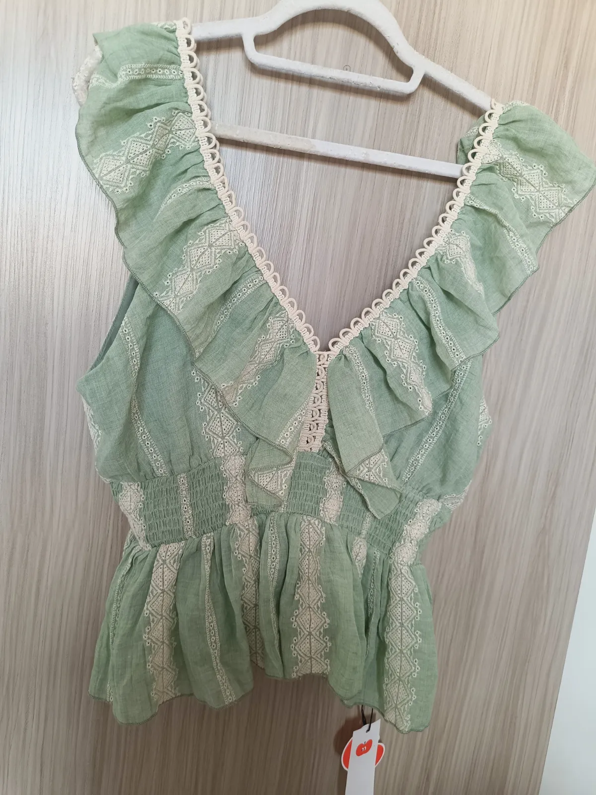 Blusa verde con volantes y bordados – Cider – taille XL 3