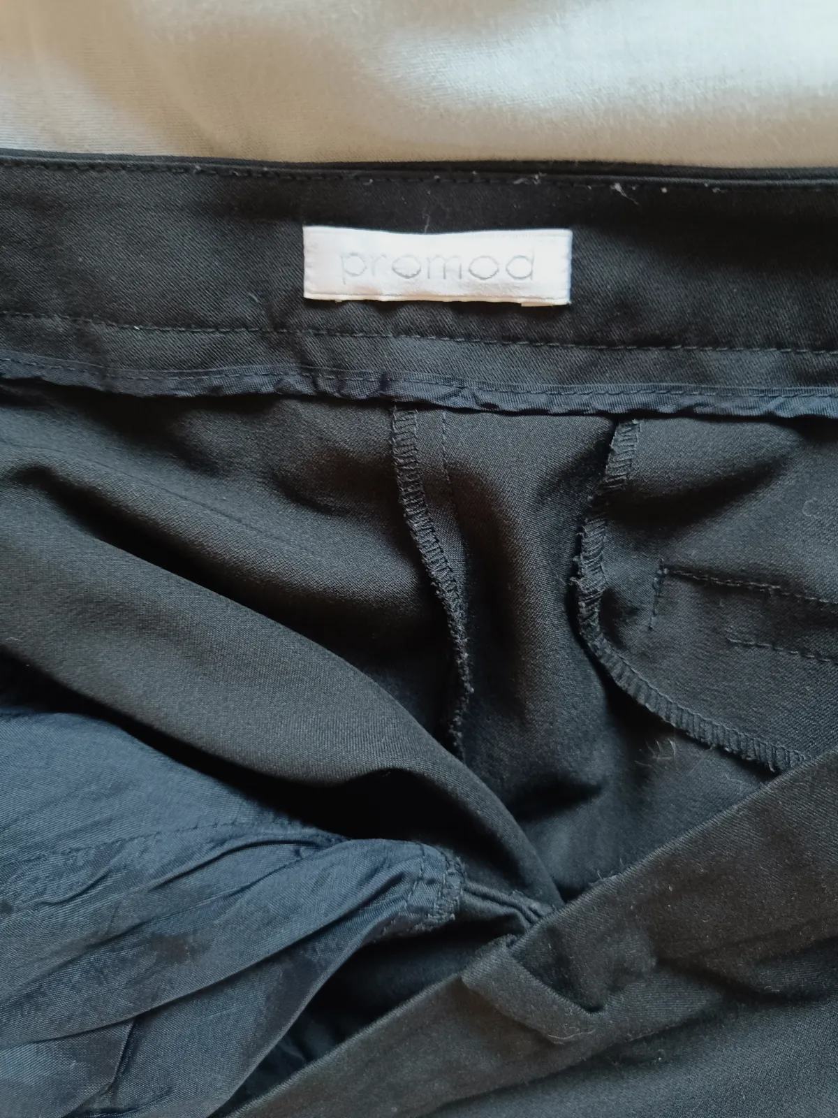 Pantalón de vestir negro con detalle lateral – Promod – taille S 4