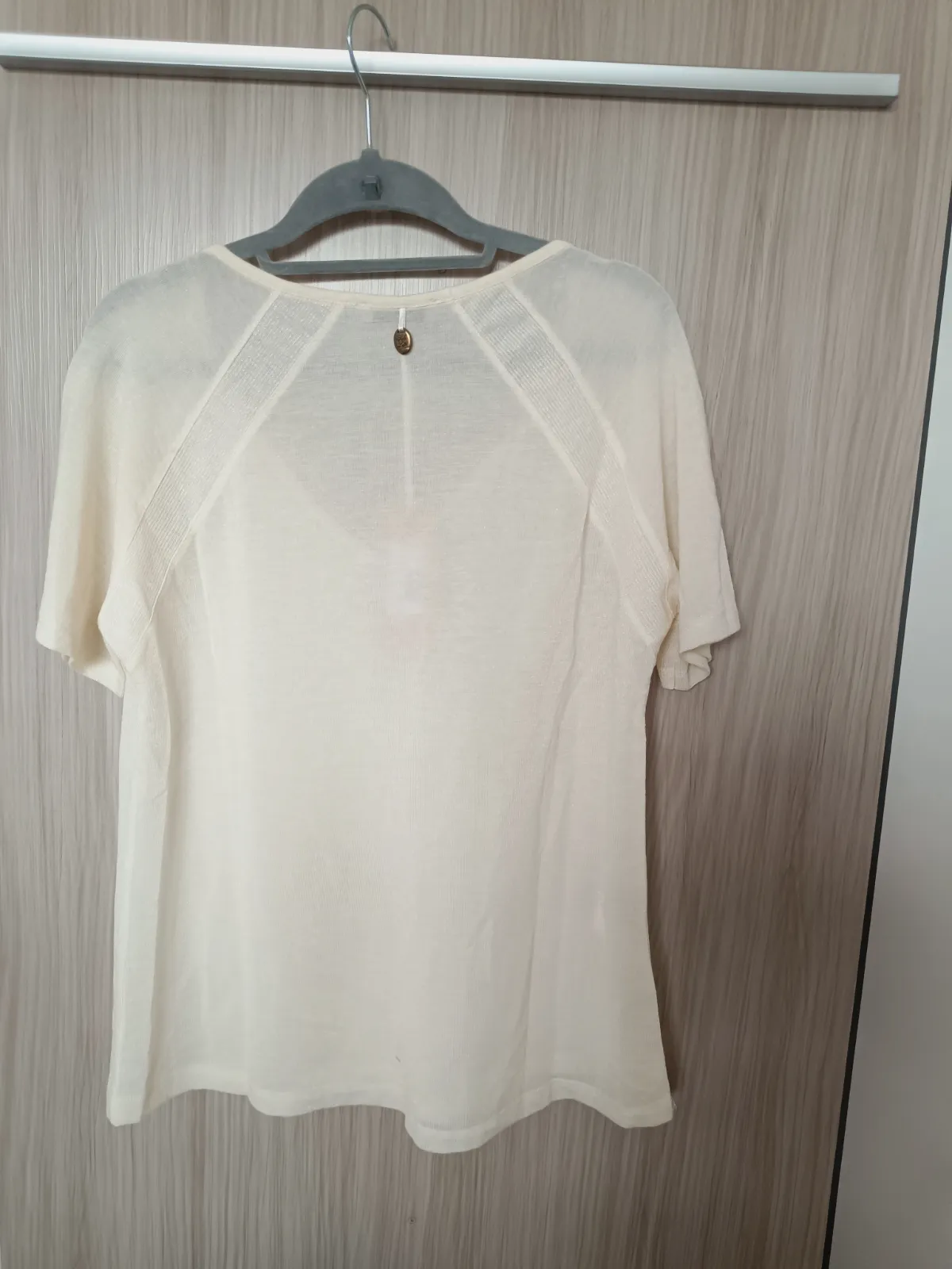 Camiseta fina beige de manga corta con escote en V Polo Zitto – Polo Zitto – taille L 4
