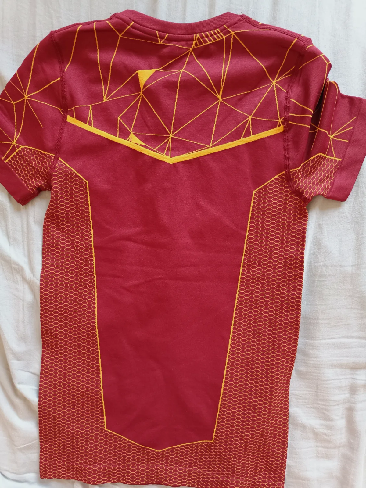 Camiseta técnica deportiva 42K Running roja y amarilla – 42K Running – taille EU 34 4