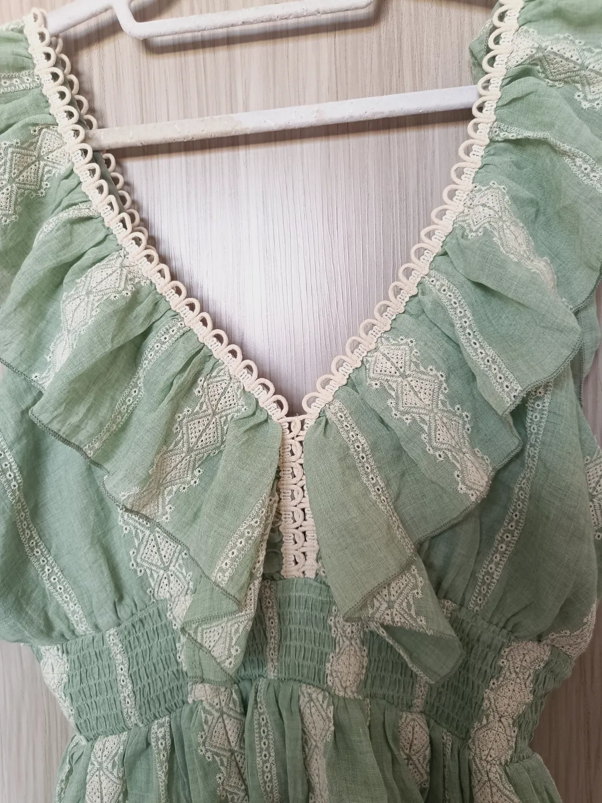 Blusa verde con volantes y bordados – Cider – taille XL 4