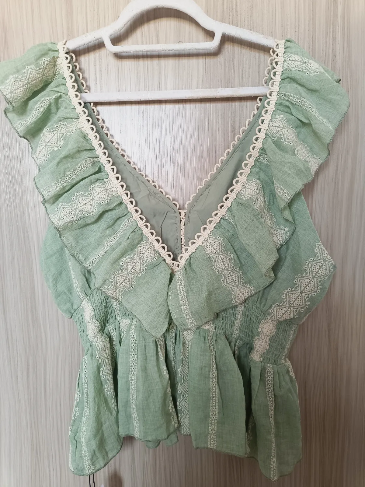 Blusa verde con volantes y bordados – Cider – taille XL 6