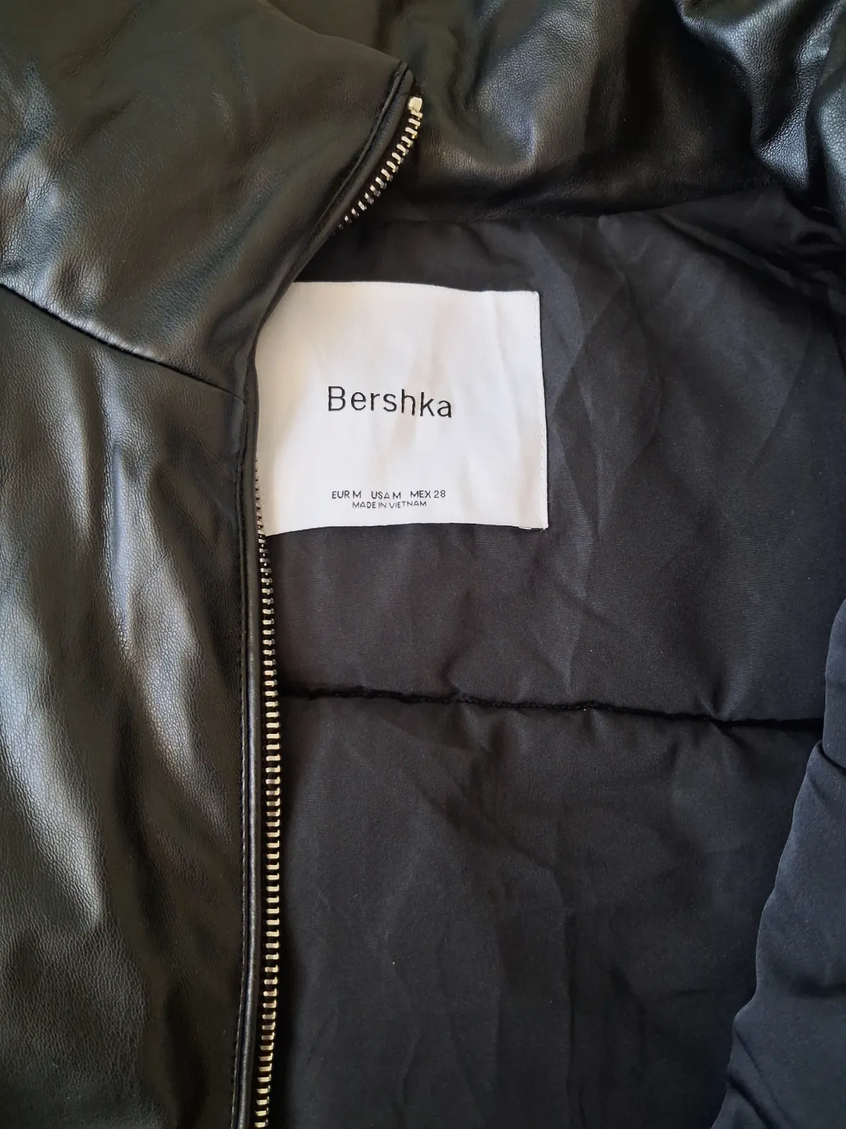 Doudoune sans manches similicuir Bershka – Bershka – taille M 2