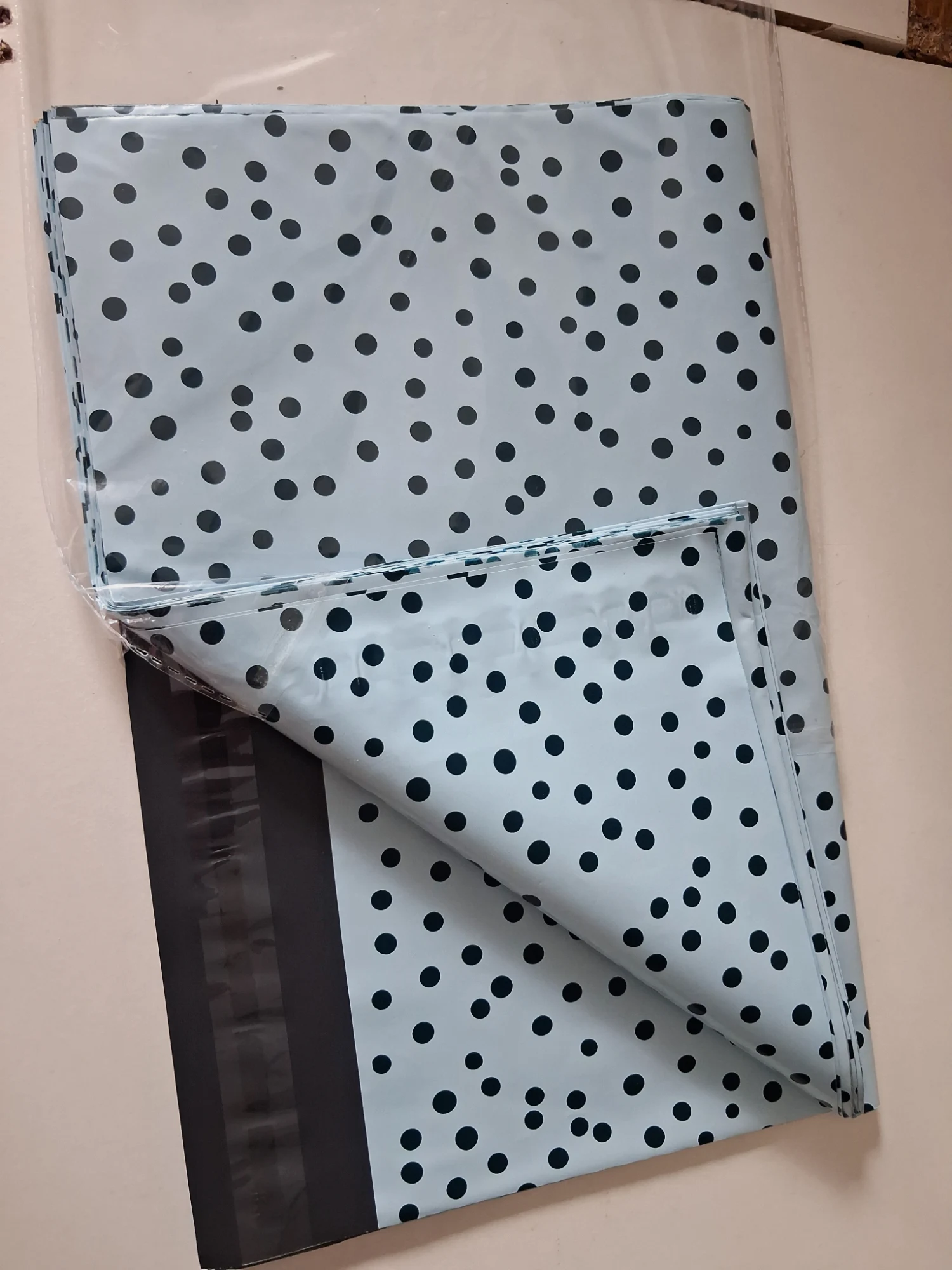 Lot d'enveloppes d'expédition à pois