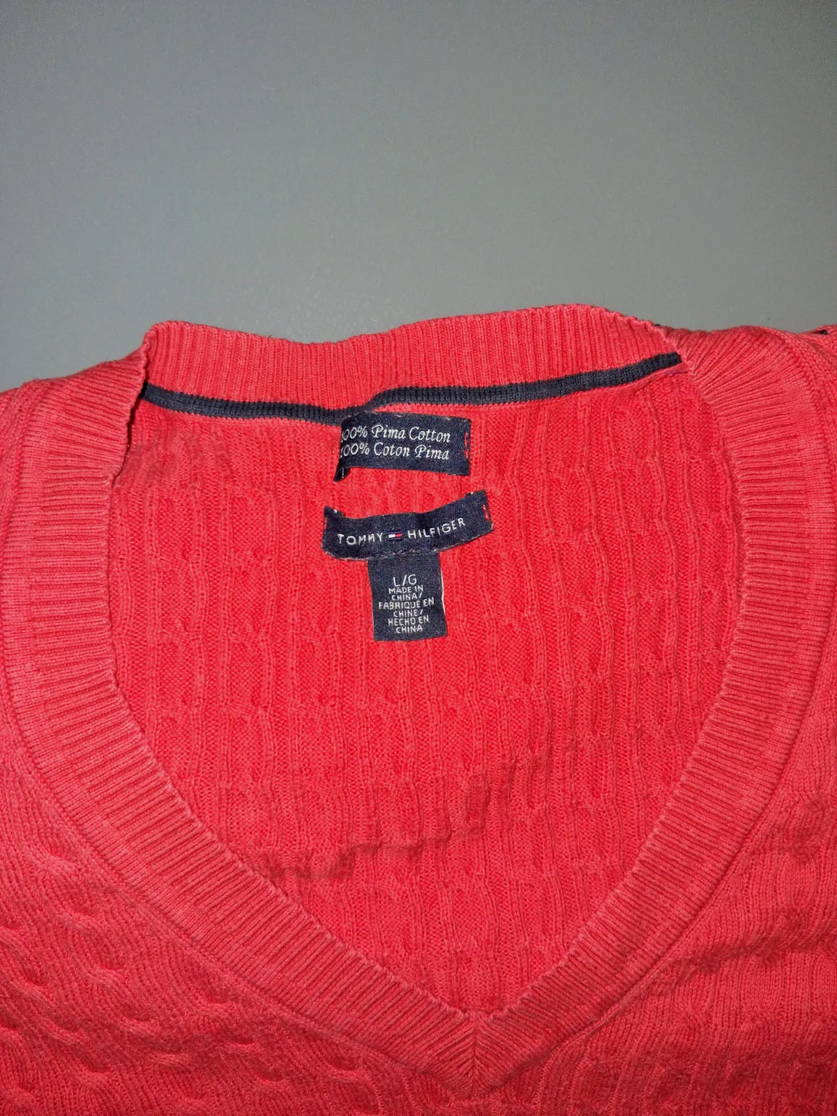 Pull col V torsadé Tommy Hilfiger rouge – Tommy Hilfiger – taille L 5