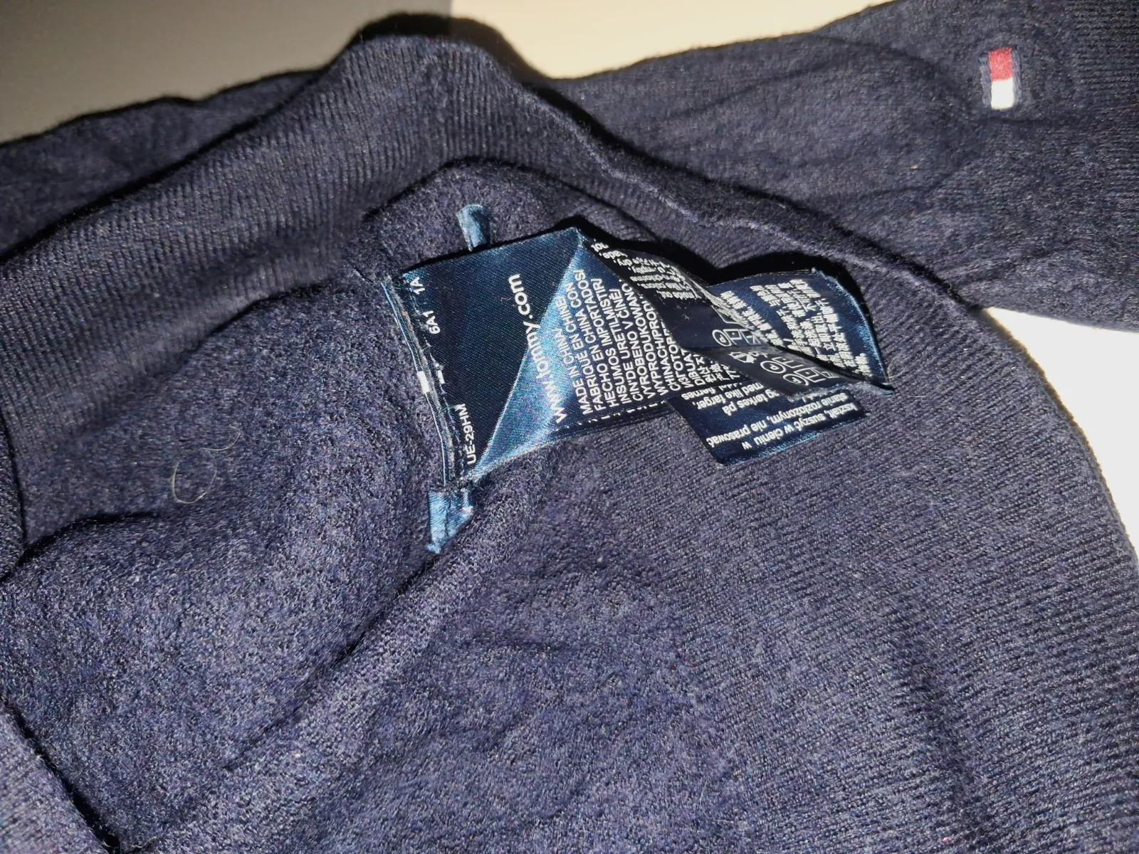 Pull Tommy Hilfiger en laine et soie bleu marine – Tommy Hilfiger – taille XL 3
