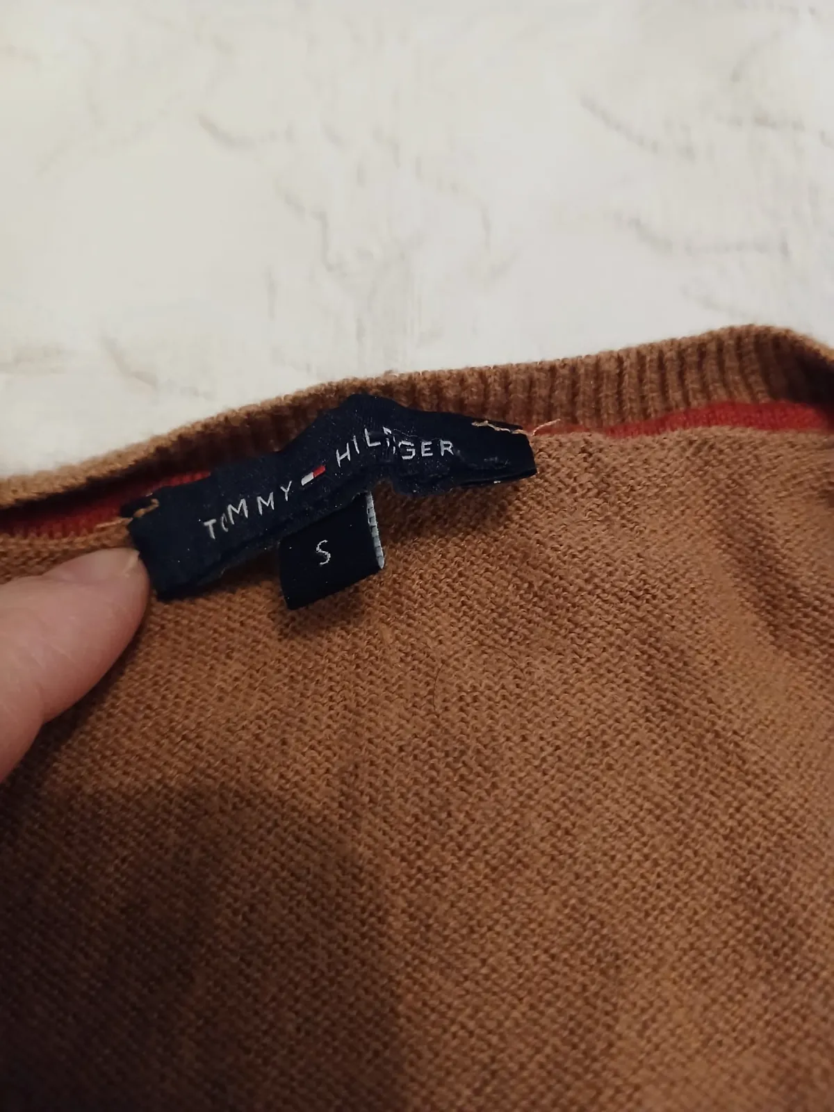Pull col V marron camel Tommy Hilfiger – Tommy Hilfiger – taille S 3