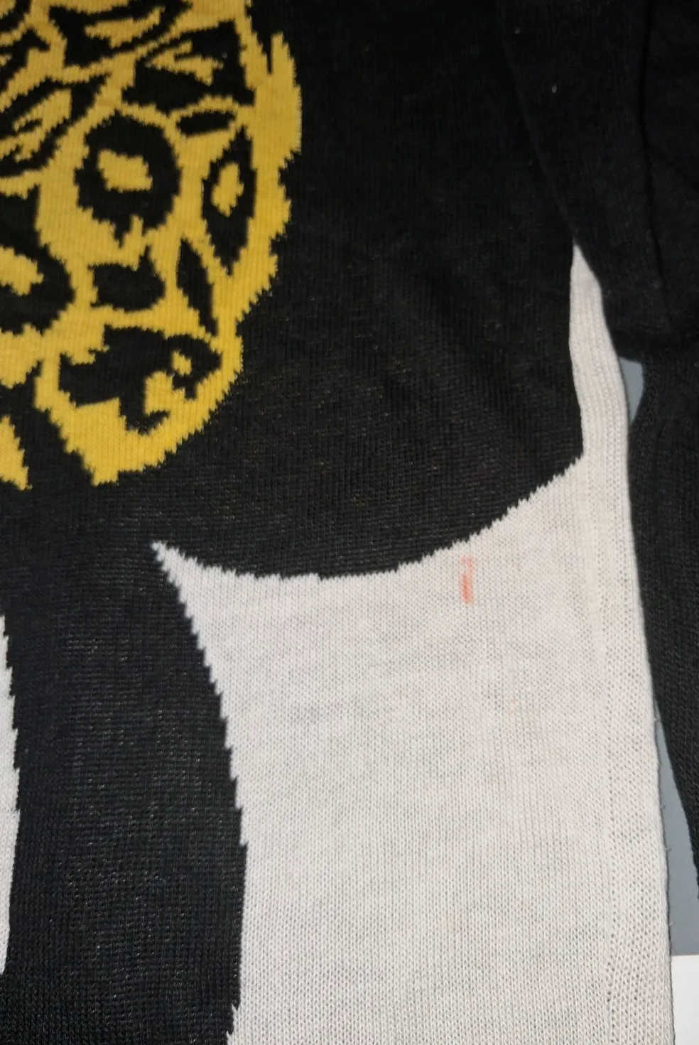 Pull noir et blanc Minnie Mouse nœud léopard – Disney – taille L 3