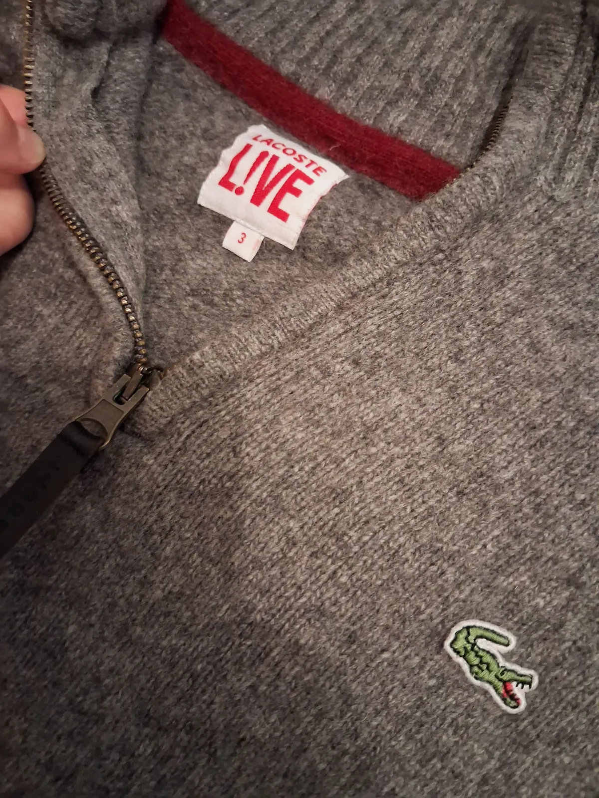 Pull Col Zippé Lacoste L!VE Gris Chine – Lacoste – taille M 2
