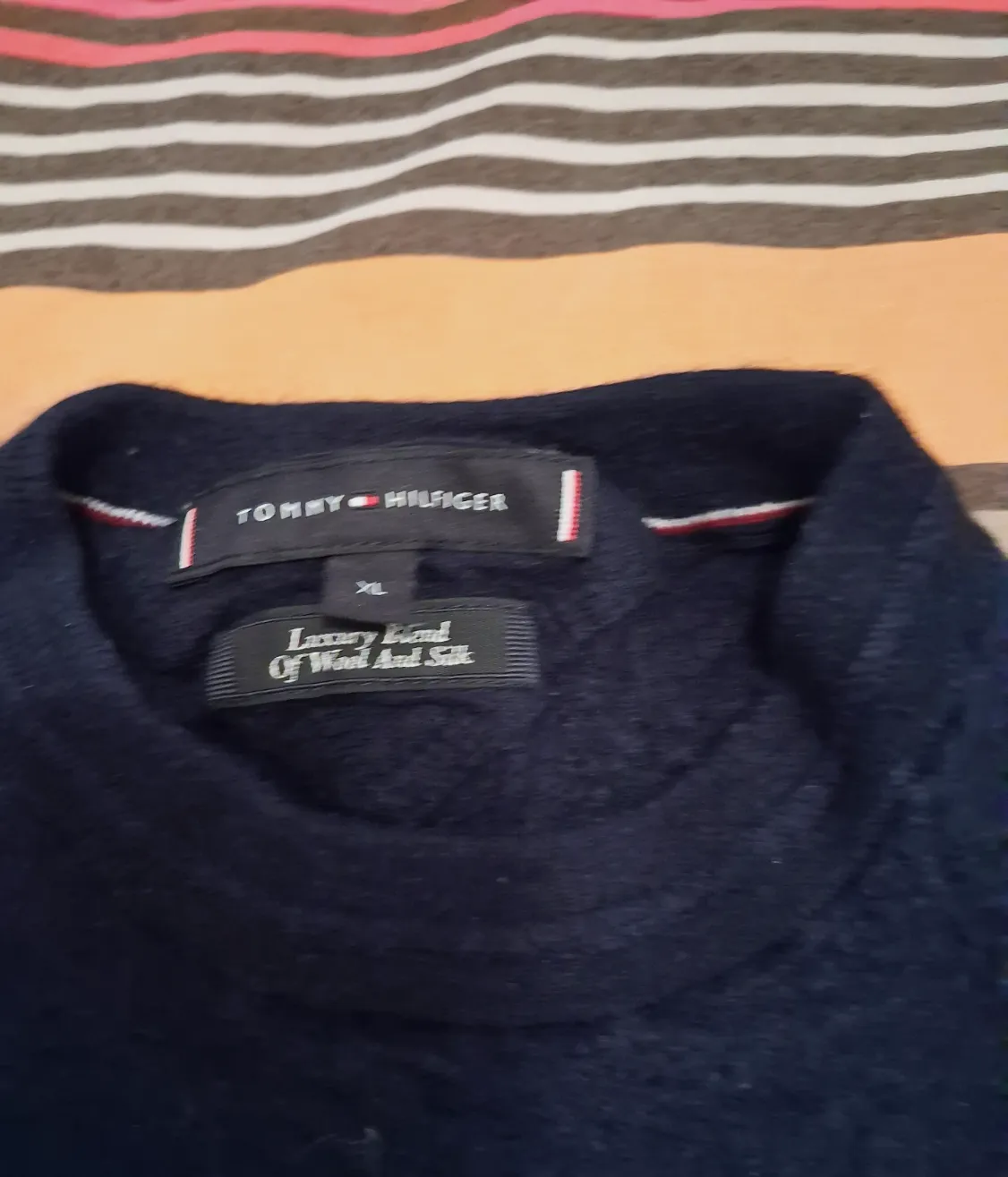 Pull Tommy Hilfiger bleu marine laine et soie – Tommy Hilfiger – taille XL 2