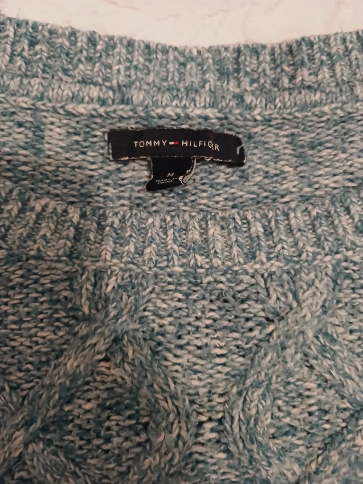 Pull à torsades bleu Tommy Hilfiger taille M authentique 100% – Tommy Hilfiger – taille M 2