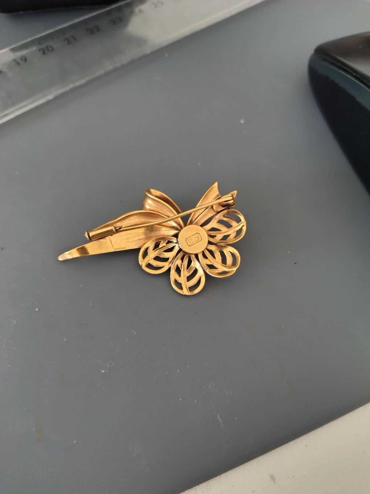 Broche 2