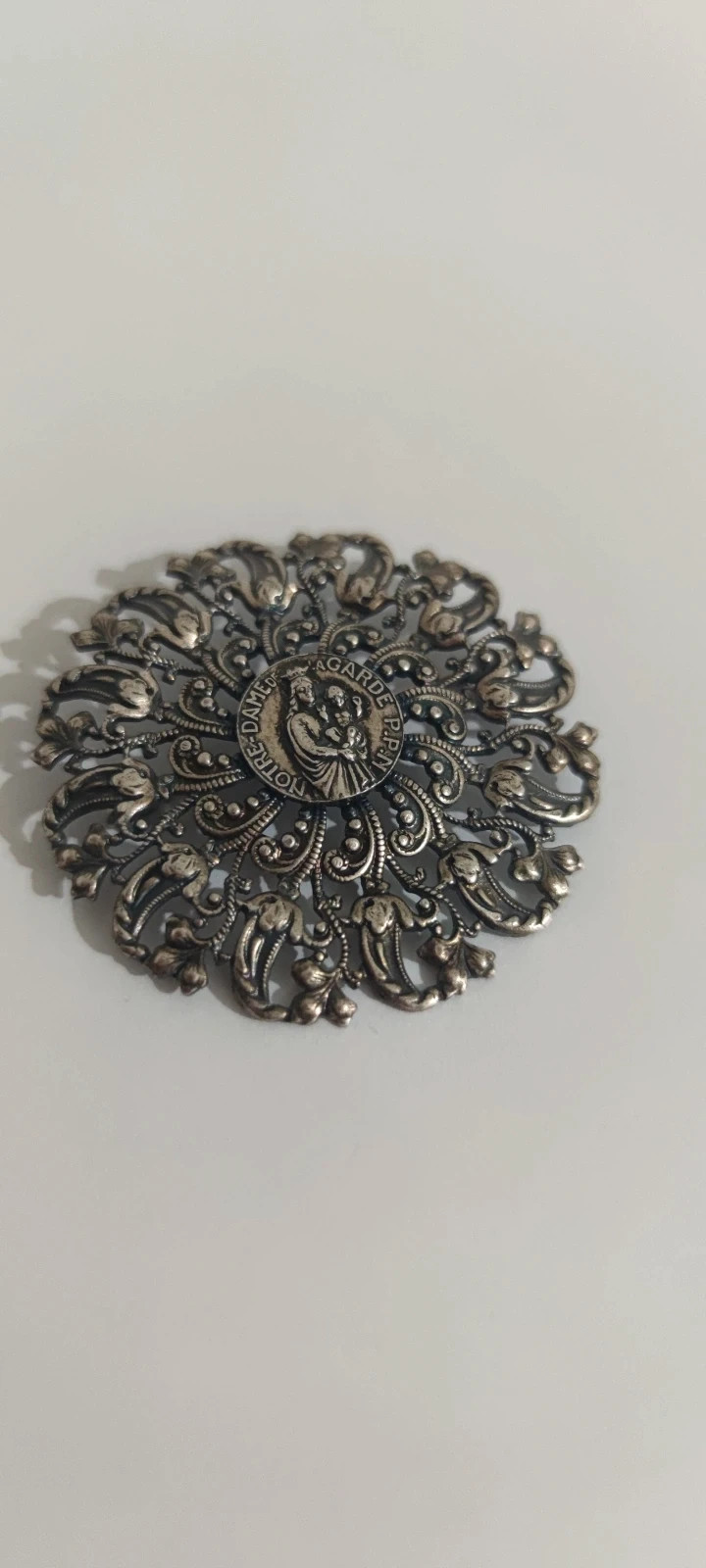 Broche