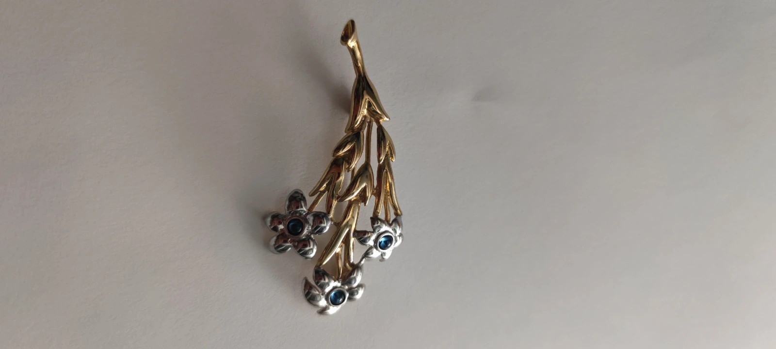 Broche 2