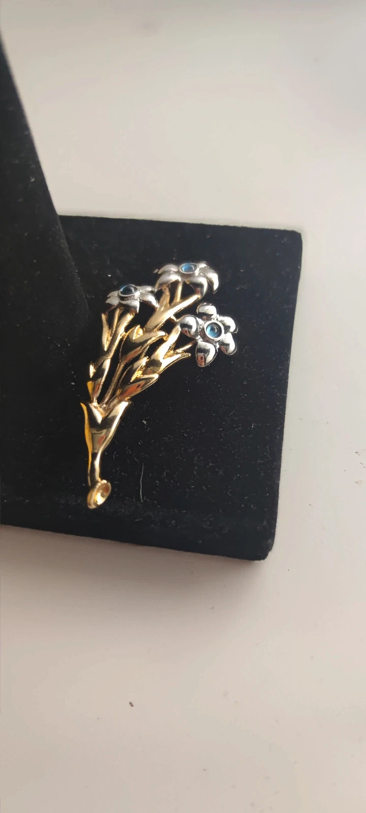 Broche