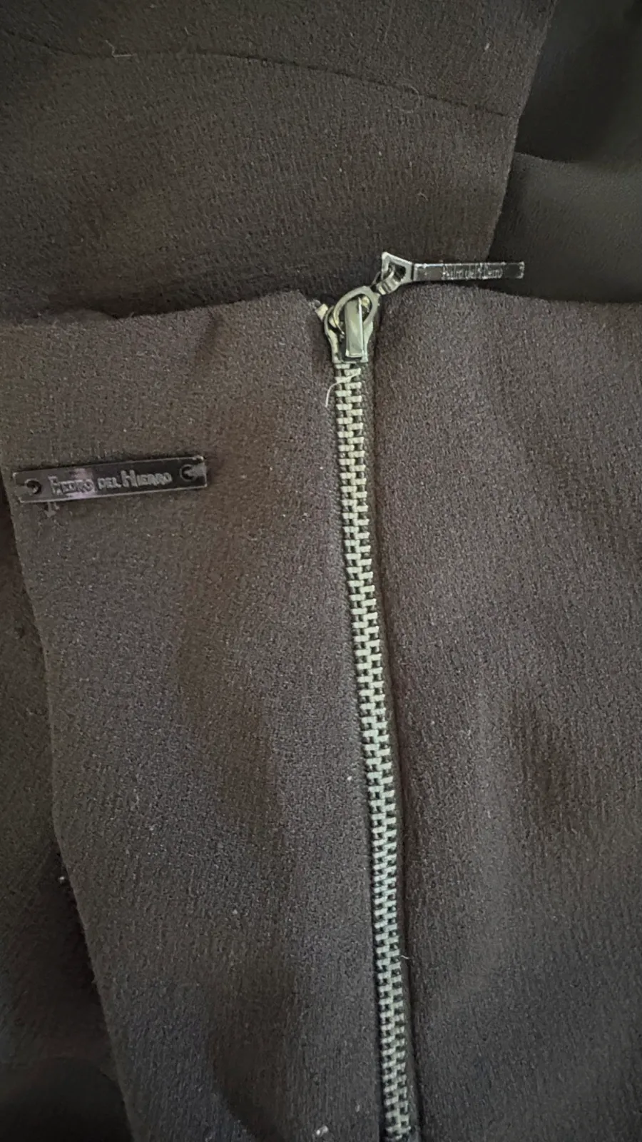 Falda negra de Pedro del Hierro con volante asimetrico – Pedro del Hierro – taille 36 4