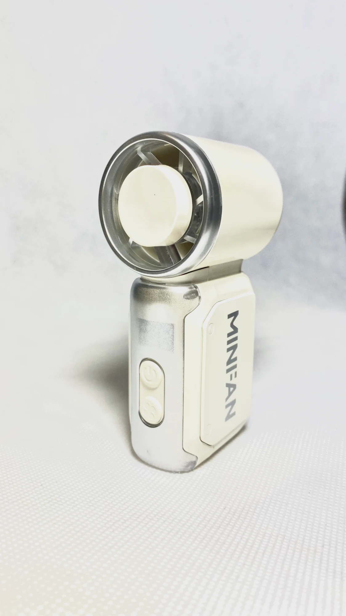 Ventilateur/Brumisateur de poche