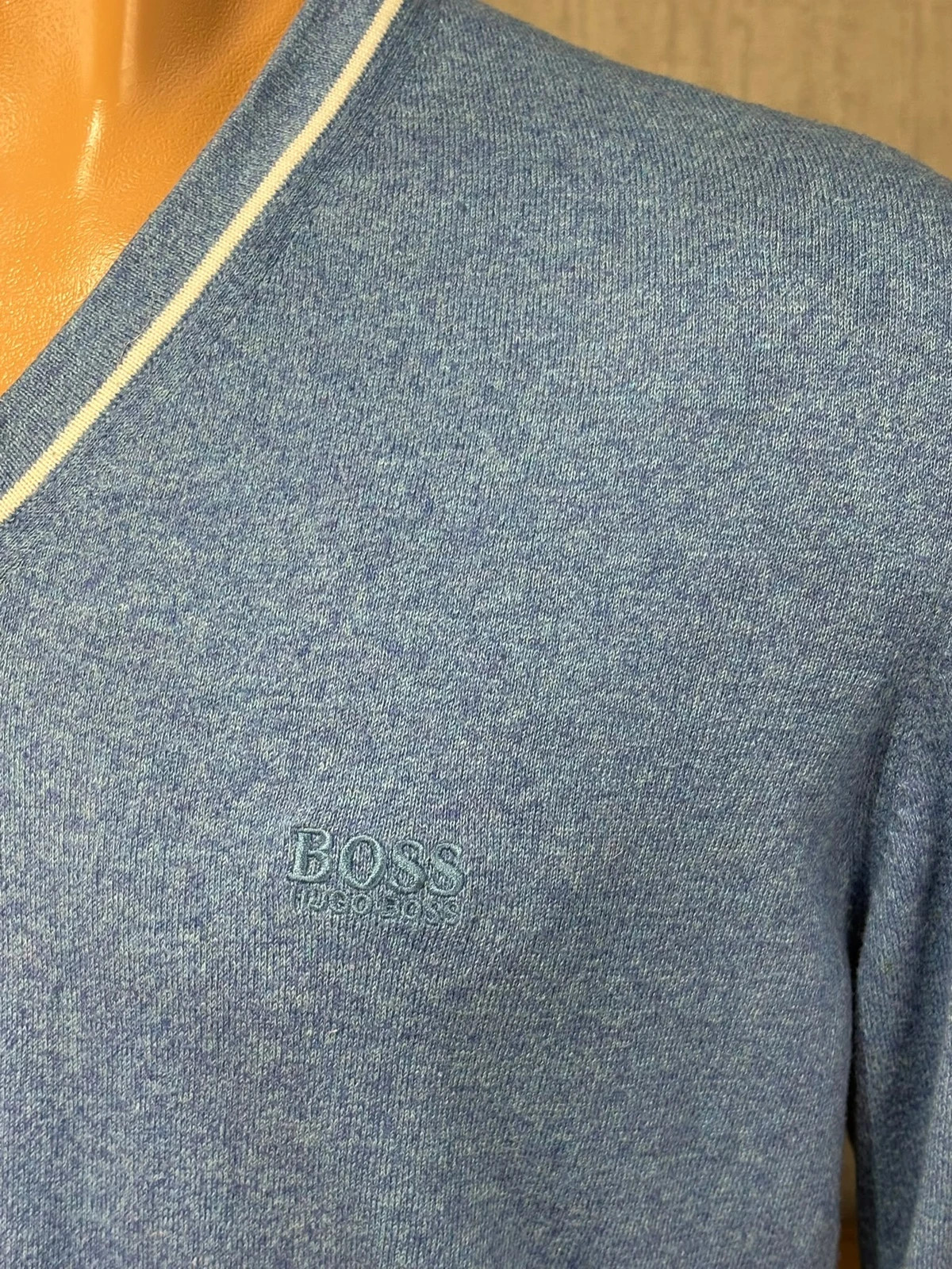 Pull Col V Boss Hugo Boss Bleu Chine Coton Taille L Regular Fit Logo Brode – Hugo Boss – taille L 2