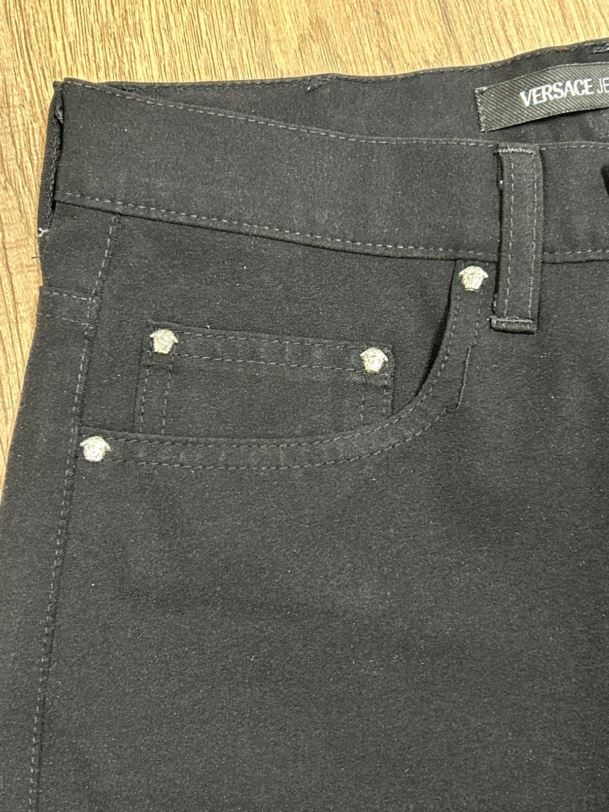 Pantalon Jean Versace (10) Jeans Couture Noir Medusa Vintage Made In Italy W29 43 – Versace – taille W29 | FR 38 4