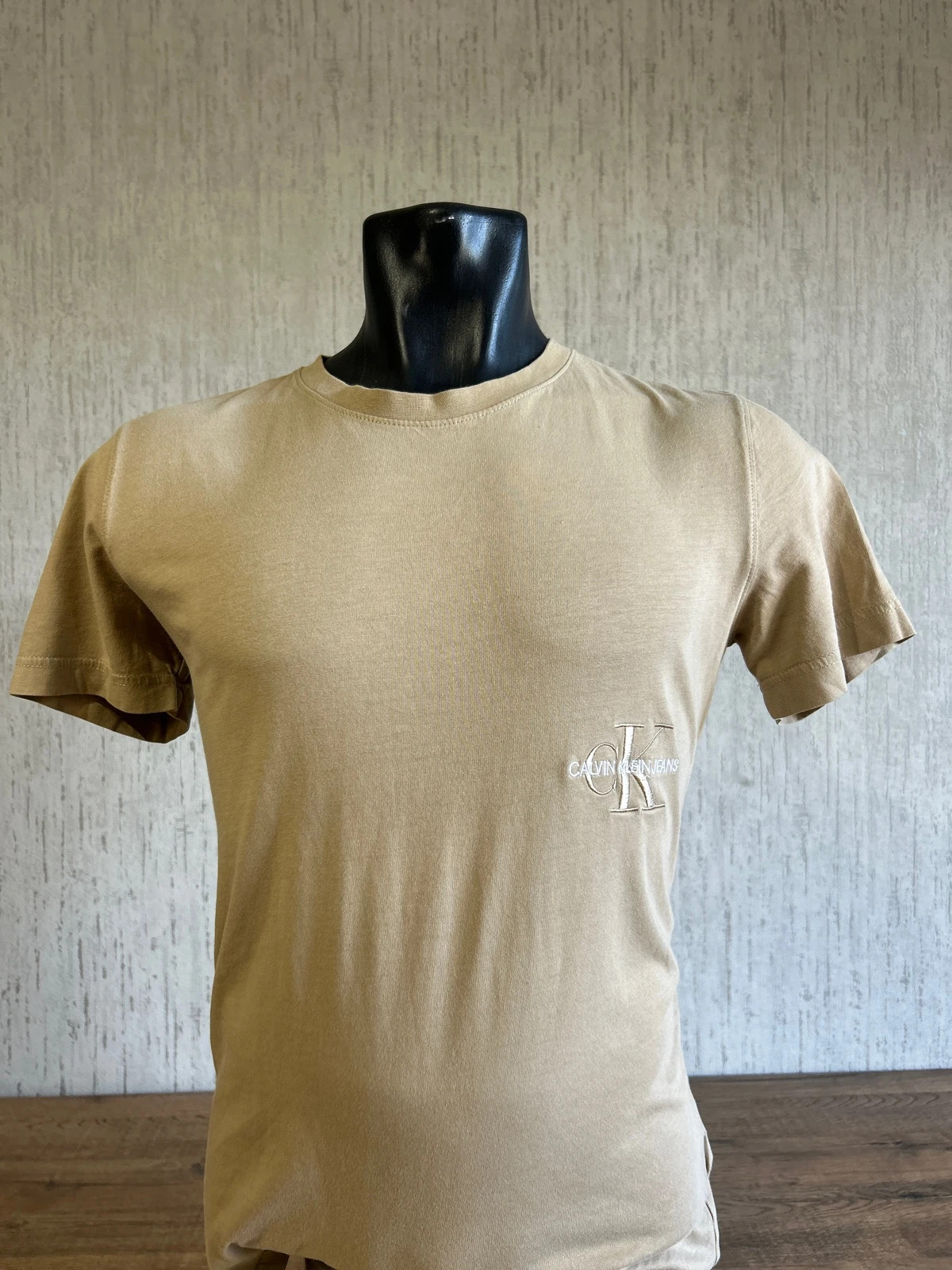 T-Shirt Calvin Klein Jeans Beige Beige Sable Logo Monogramme Brode Taille M 100 Coton Homme