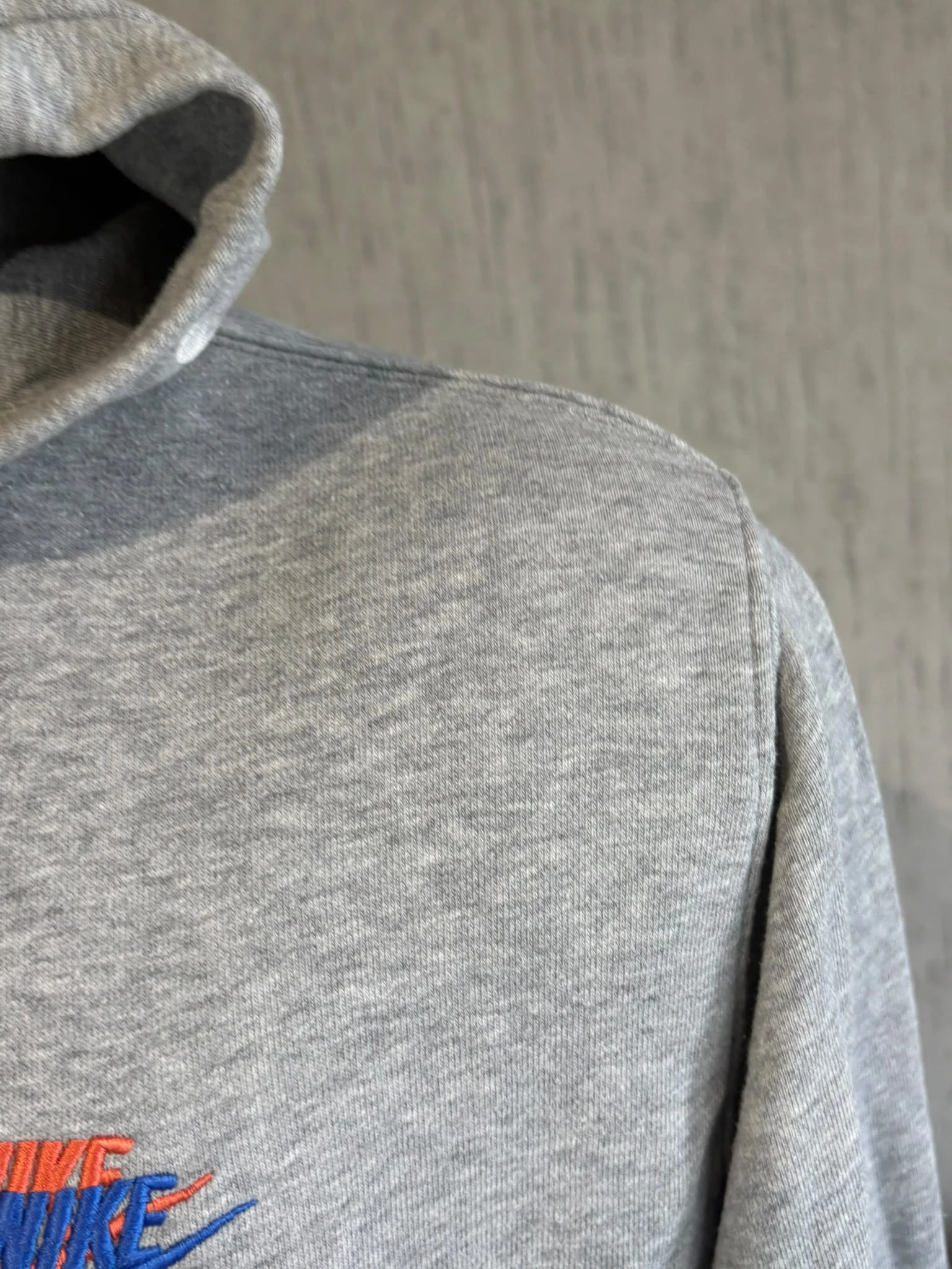 Sweat A Capuche Nike Multi Logos Swoosh Brodes Gris Chine Taille M Style Sportswear – Nike – taille M 4