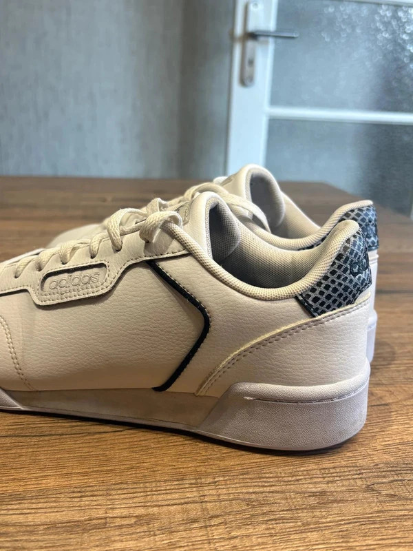 Baskets Adidas Rogera Blanc & Noir Taille 41 1/3 Sneakers Cuir FY8884 – adidas – taille 41 3