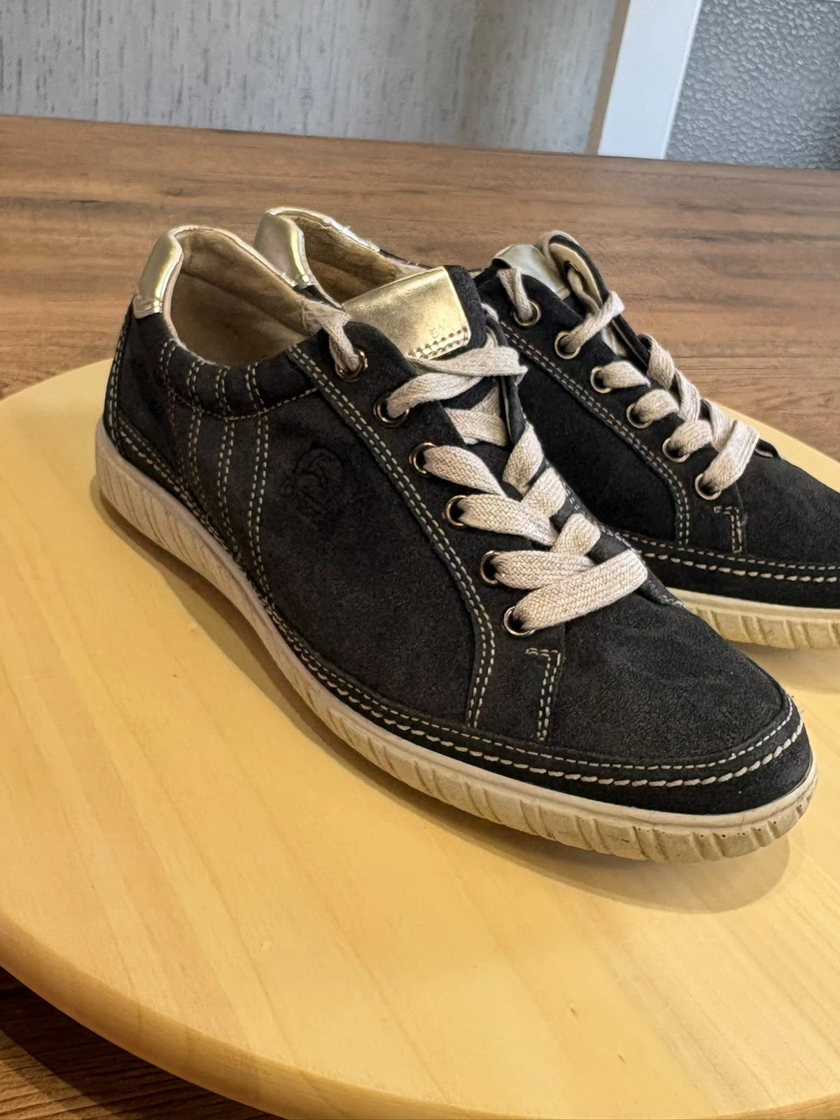 Baskets Tennis Gabor Daim Noir et Dore Taille 36 UK 3.5 Chaussures Femmes – Gabor – taille 36 3