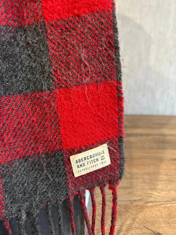 Echarpe Abercrombie Fitch Homme Carreaux Rouges Et Gris Laine Franges – Abercrombie & Fitch 2