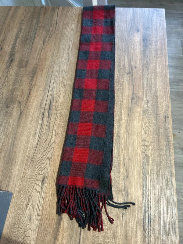 Echarpe Abercrombie Fitch Homme Carreaux Rouges Et Gris Laine Franges – Abercrombie & Fitch 5