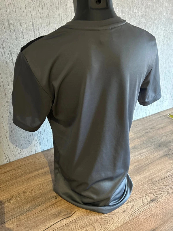 T Shirt Nike Homme Gris Noir Beige Taille S Dri Fit Bandes Logo Swoosh – Nike – taille S 5