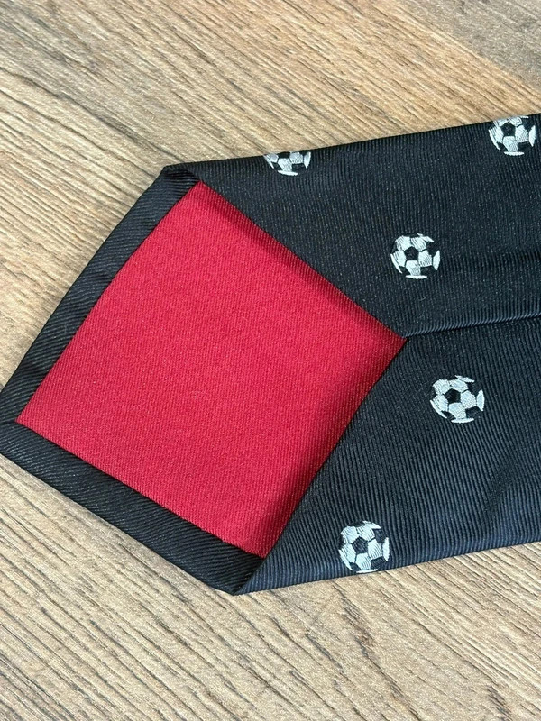Cravate Jan Paulsen Homme 100% Soie Noire Motifs Ballons De Football Vintage Chic – Jan Paulsen 5