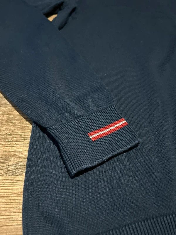 Jesrsey Lacoste bleu avec détaille rouge taille M pull homme – Lacoste – taille M 5