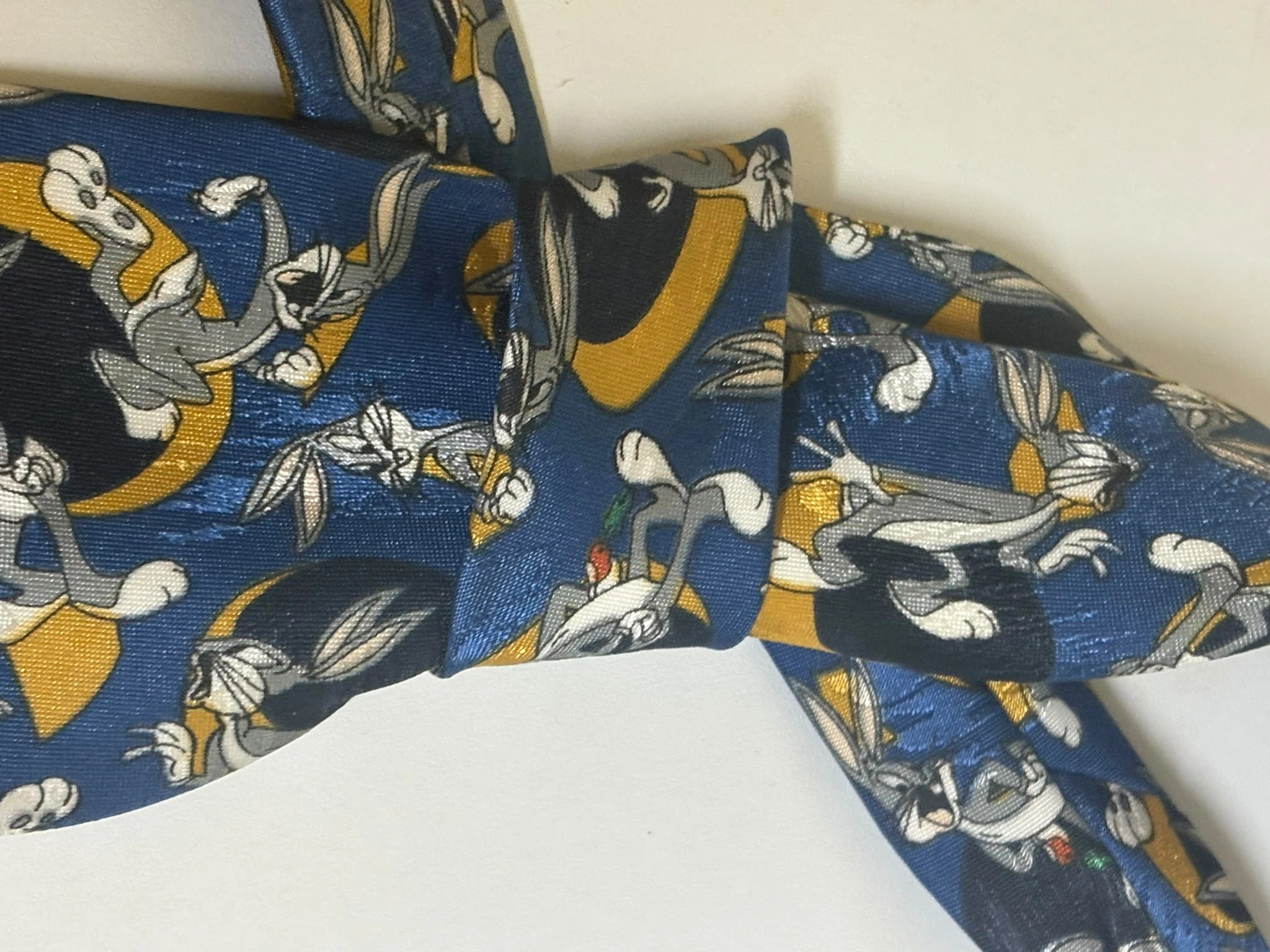 Titre : Cravate Looney Tunes Bugs Bunny Daffy Duck Sylvester Vintage 1998 Warner Bros – Looney Tunes 4