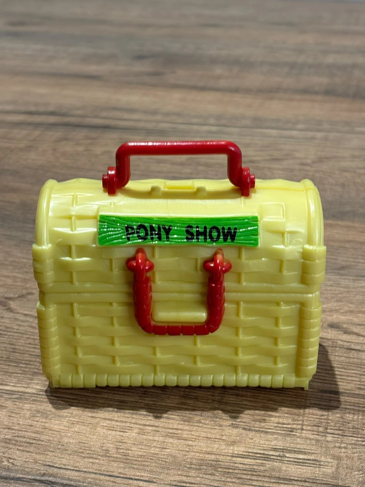 Mini Playset Boite Coffre Pony Show Vintage Jaune Mini Univers Jouet 90s
