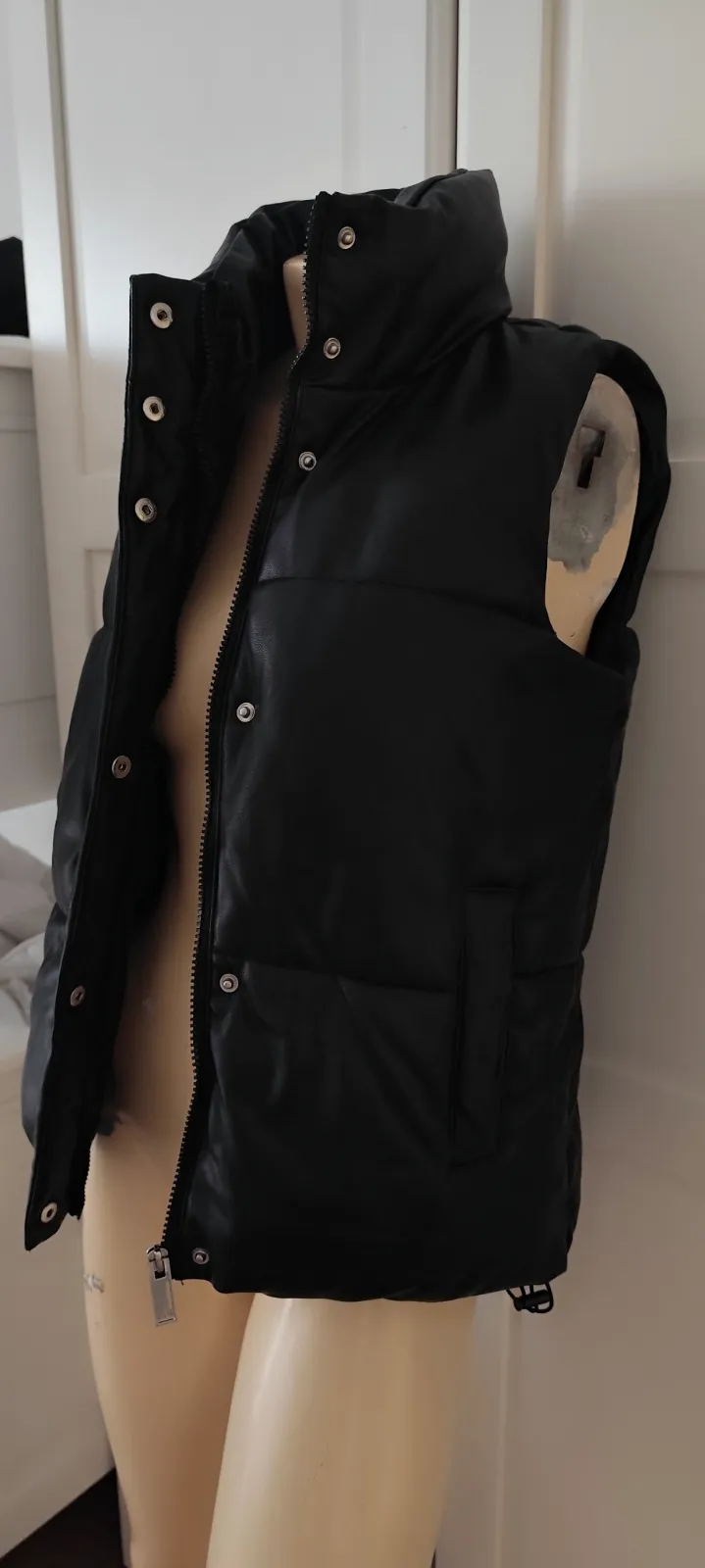 superbe doudoune noir manteau amisu chaud sans manche taille 34 (1) – AMISU – taille XS 3