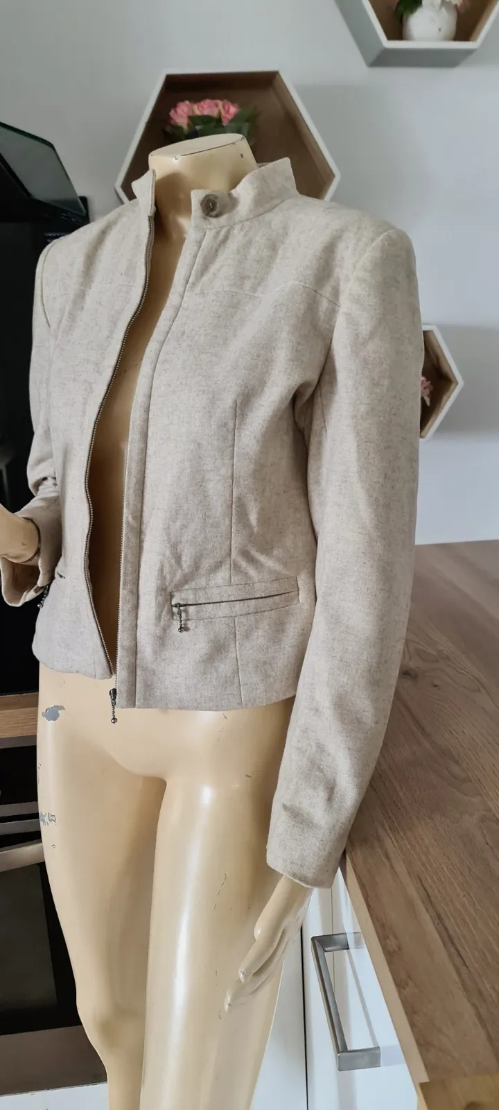 tres jolie veste blazer crme taille 38 alain manoukian 80 % laine 20 % polyamide – alain manoukian – taille M 4