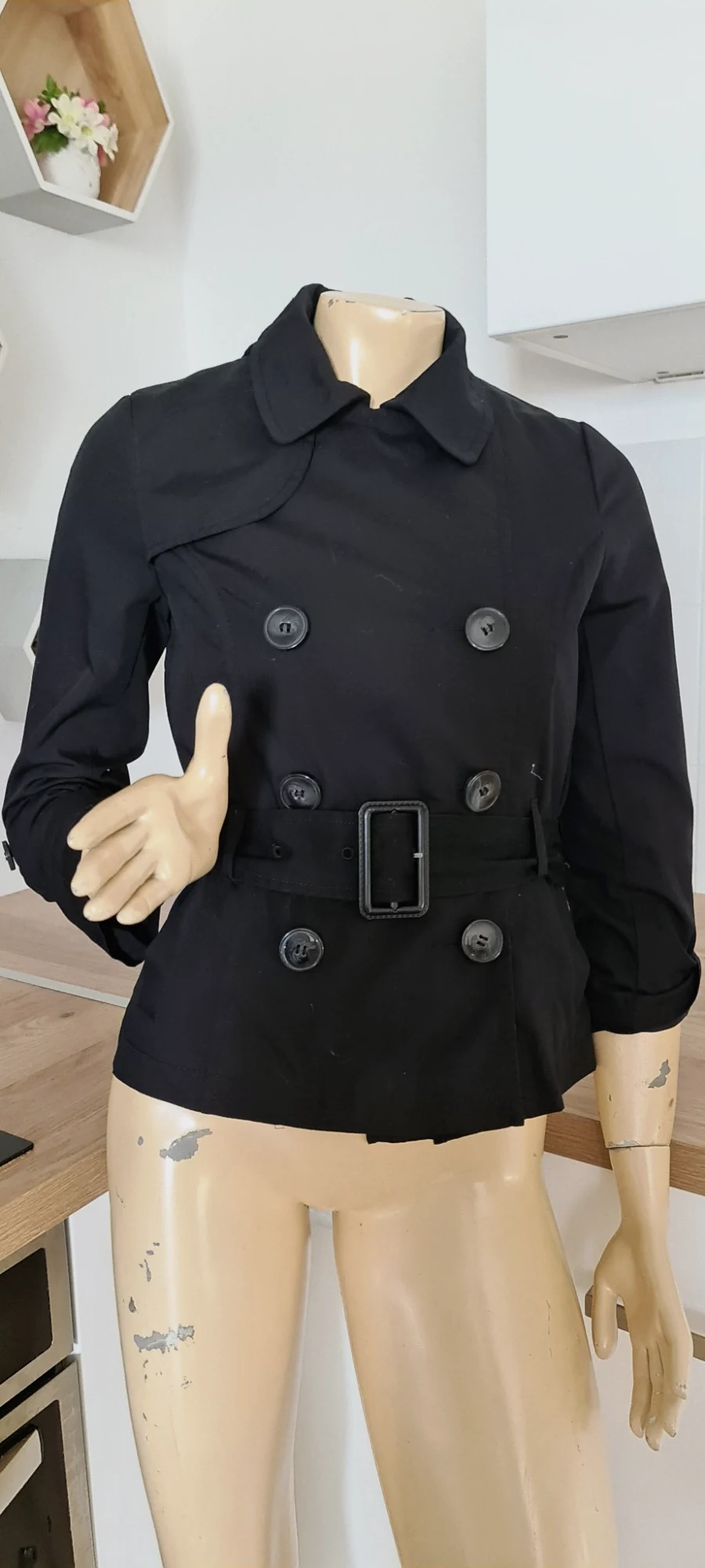 tres jolie veste  noir avec ceinture taille 36 h&m65 % polyestere 35 % coton (1)