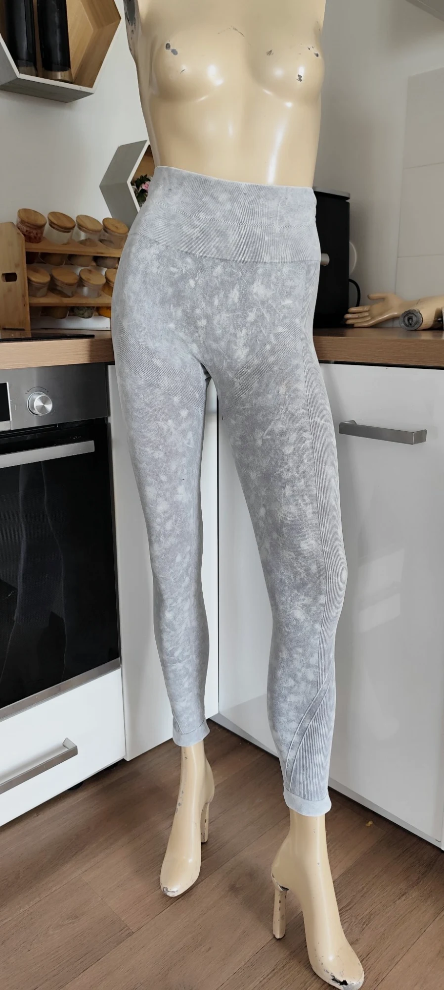 superbe leggings sport gris taille L  