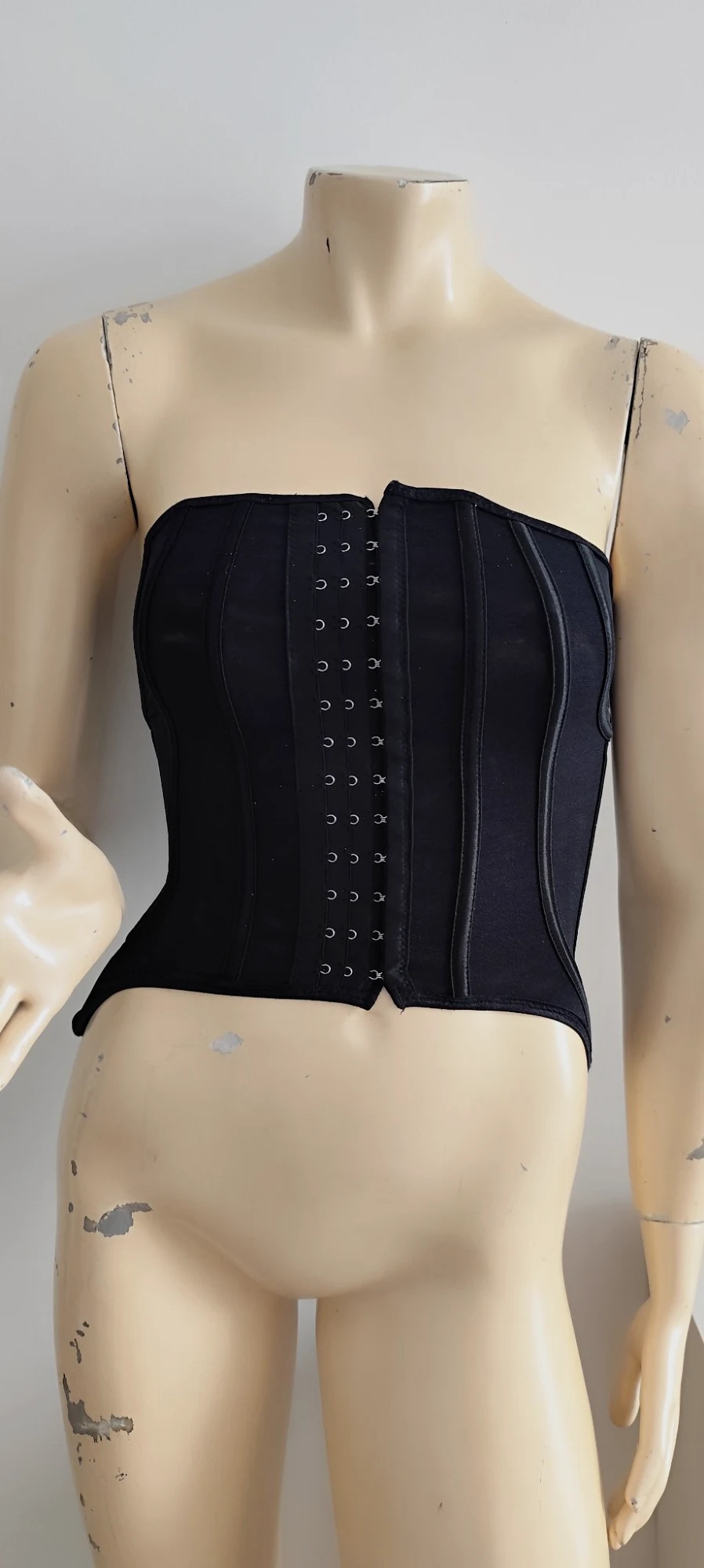 superbe corset noir reglable taille 36