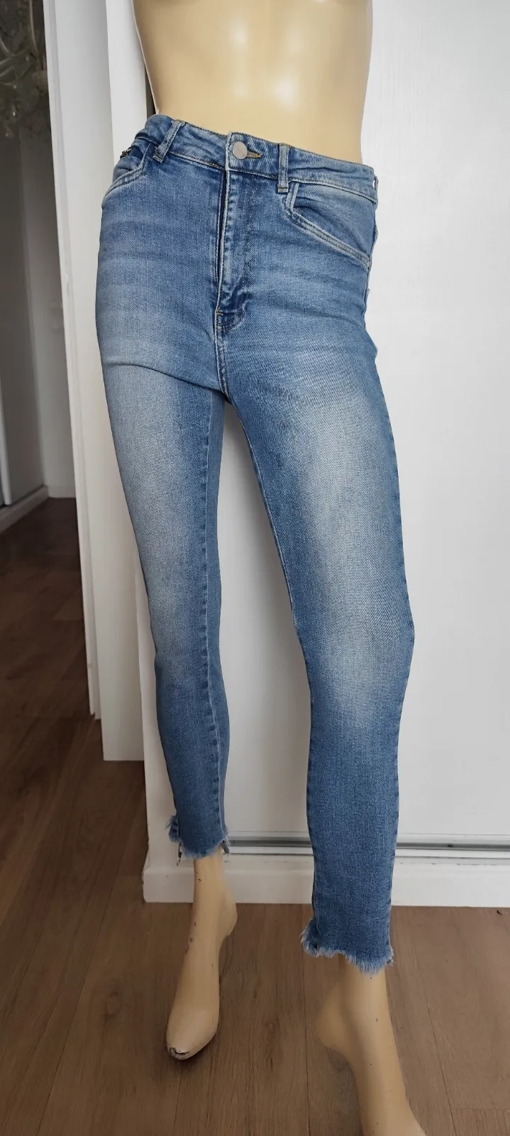 superbe pantalon jeans zara taille 38 tres belle coupe stretch