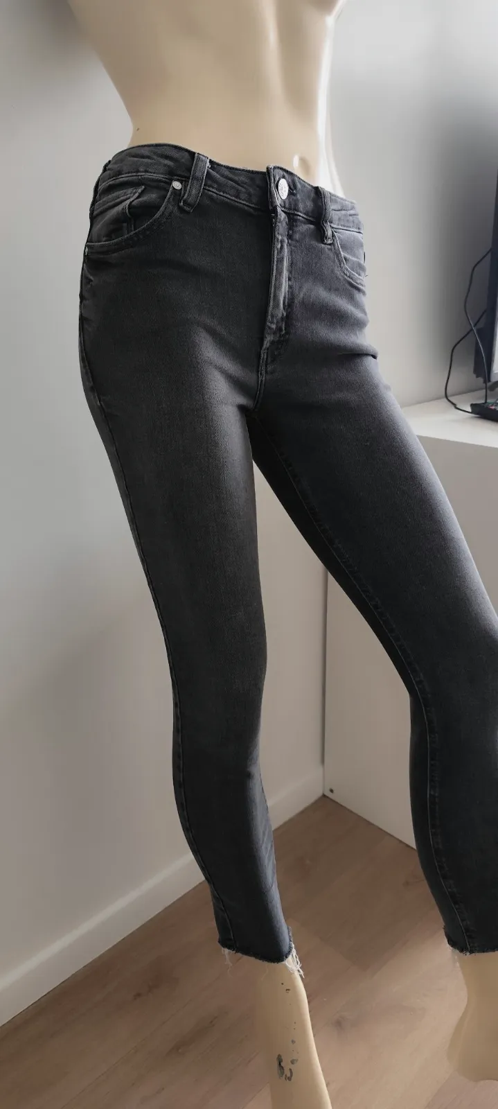 superbe pantalon jeans mango model isa taille 36 – Mango – taille 36 2